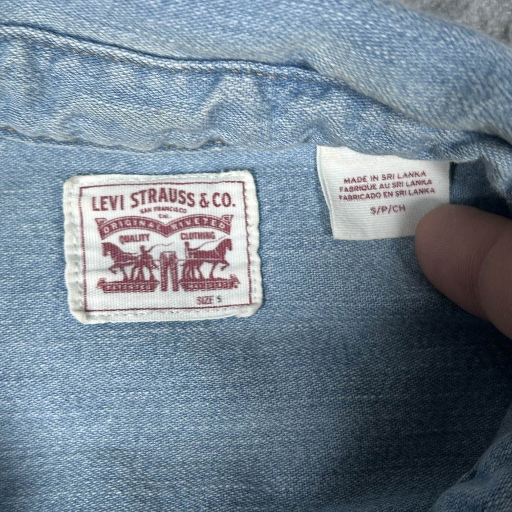 Vintage Levi's Button Down Shirt Womens Small Light Blue Y2K Denim Western Snap - Picture 9 of 13